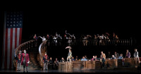 Un Bal masqué de Verdi ouvre la saison du Teatro Real au cœur d’un Madrid masqué