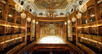 Écho et Narcisse, entre marbre doré et tapisseries à l’Opéra Royal de Versailles