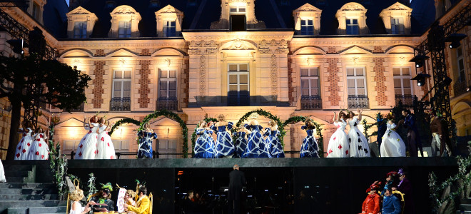 Jacques Attali met en scène La Bohème pour le Festival Opéra en plein air
