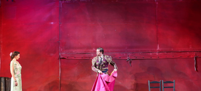 Tableau cru des passions et de la marginalité : Carmen au Volksoper de Vienne