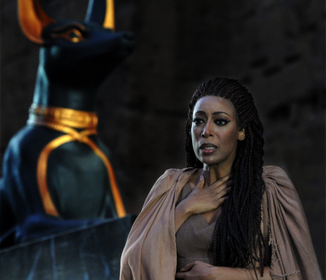 Elena O'Connor dans Aida par Paul-Émile Fourny