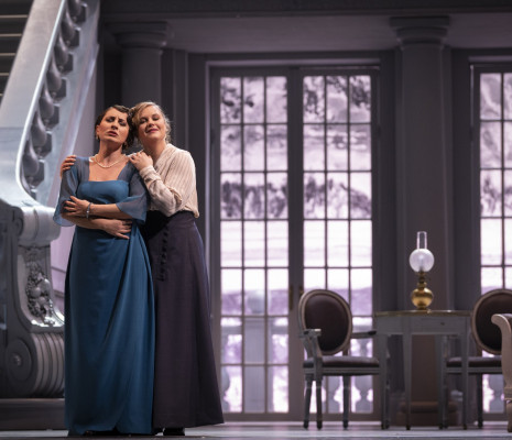 Salome Jicia et Julie Bailly dans Otello de Rossini