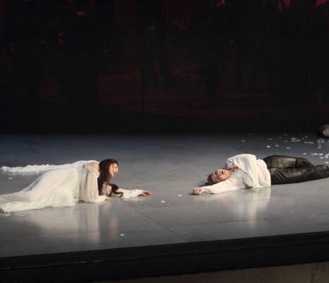 Patrizia Ciofi et Karine Deshayes dans I Capuletti e i Montecchi par Nadine Duffaut