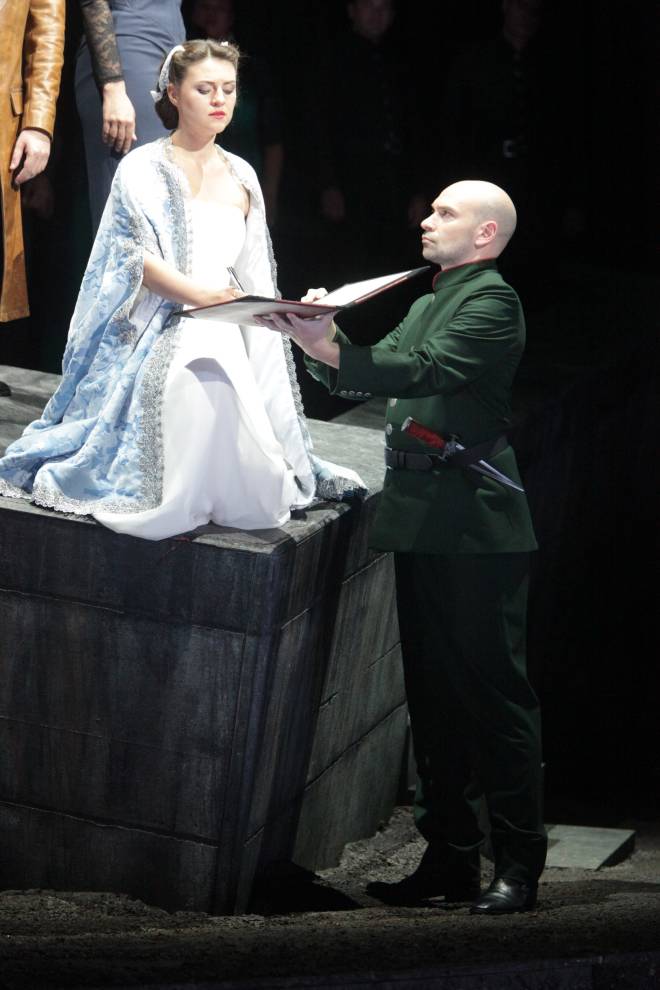 Gimadieva et Casari dans Lucia de Lammermoor
