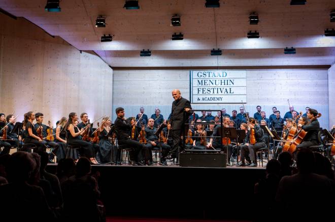 Jaap van Zweden, Gstaad Festival Orchestra et Chœur Philharmonique Tchèque de Brno