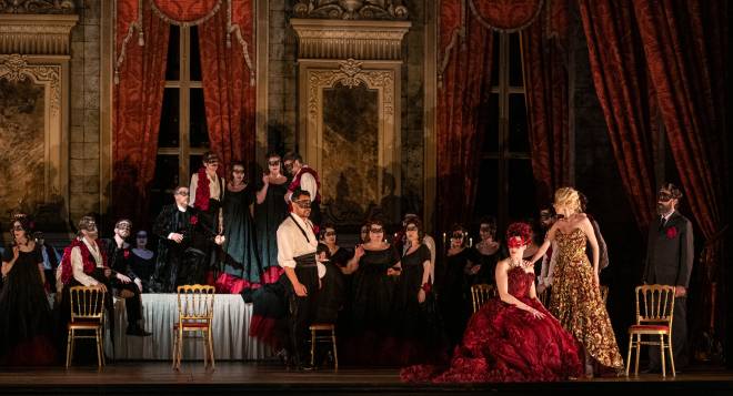 Amitai Pati, Zuzana Markova & Victoire Bunel - La Traviata par Pierre Rambert