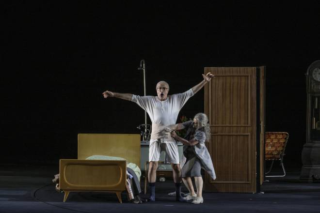Laurent Naouri, Marie-Pascale Grenier - Don Pasquale par Damiano Michieletto