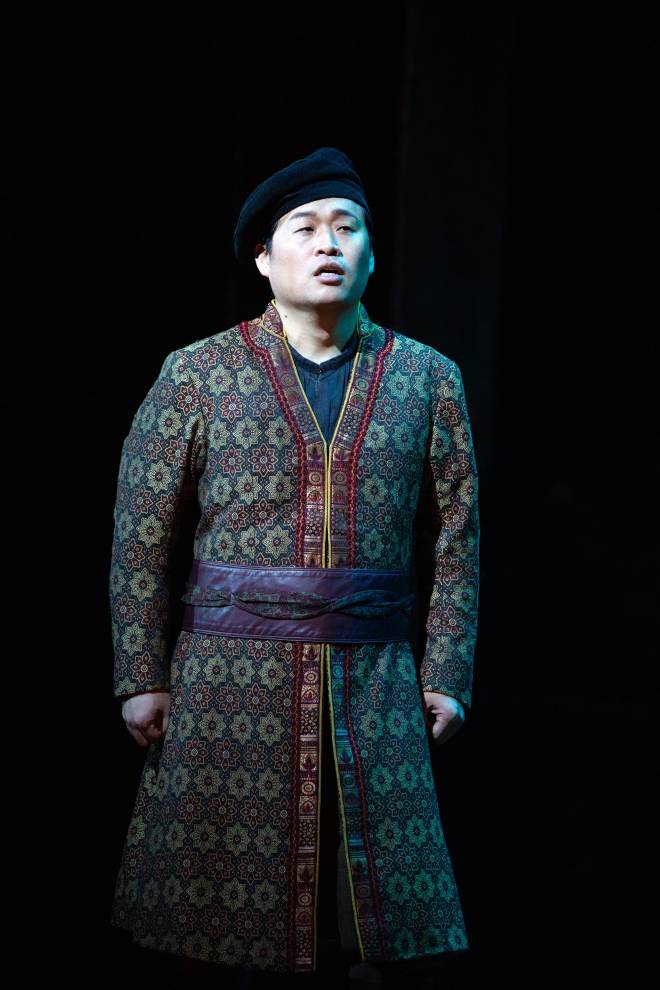 SeokJong Baek - Nabucco par Elijah Moshinsky