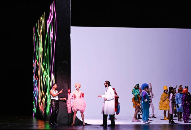 Florent Mbia, Marine Chagnon & Vartan Gabrielian - La Traviata par Simon Stone