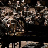 Pierre-Laurent Aimard, Klaus Mäkelä et l'Orchestre de Paris