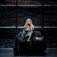 Anna Netrebko - Lady Macbeth par Adrian Noble