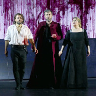 Enea Scala, Nicolas Courjal et Karine Deshayes dans Les Huguenots par Louis Désiré