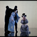Qiuling Zhang et Amanda Echalaz dans Madame Butterfly