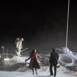 Aida Garifullina (Musetta), Artur Rucinski (Marcello) et Sonya Yoncheva (Mimi) - La Bohème par Claus Guth