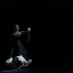 Elbenita Kajtazi - La Traviata par Pierre Rambert