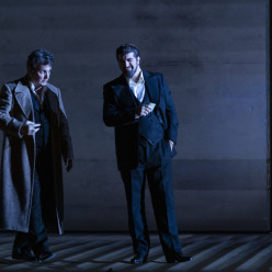 Ludovic Tézier & Goderdzi Janelidze - Rigoletto par Claus Guth