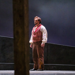 Freddie De Tommaso - Tosca par Jonathan Kent
