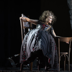 Sarah Laulan - Rigoletto par John Turturro
