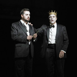 David Butt Philip & Rod Gilfry - Hamlet par Neil Armfield