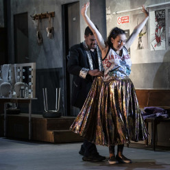 Pene Pati & Rosa Feola - Rigoletto par Richard Brunel