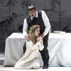 Mihaela Marcu et Federico Longhi - Rigoletto par Ezio Toffolutti