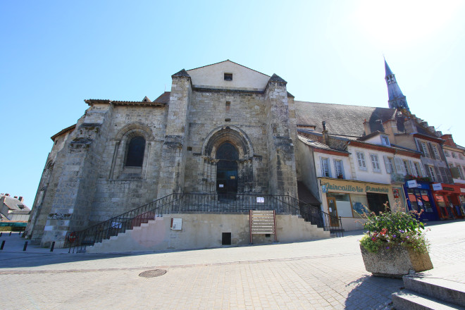 Église Sainte-Croix de Saint-Pourçain-sur-Sioule